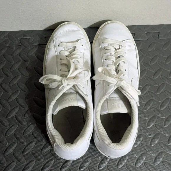 Nike Blazer Low LE Triple White Sneakers - AQ3597-100 Size 9 - Picture 8 of 9